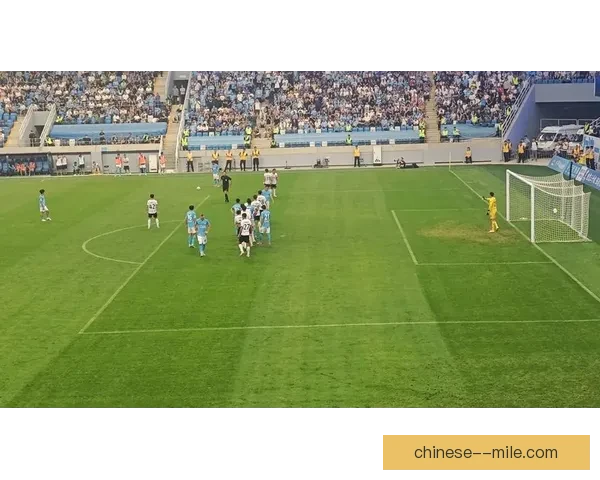 格雷戈里奇任意球破门助力球队反超精彩瞬间引爆全场激情